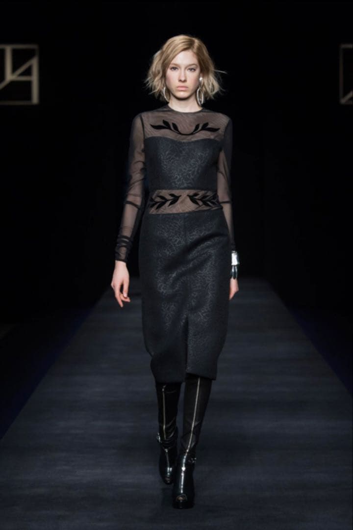 【ほぼ新品】タエアシダ　長袖チュール×フロッキーワンピースドレス Lサイズ