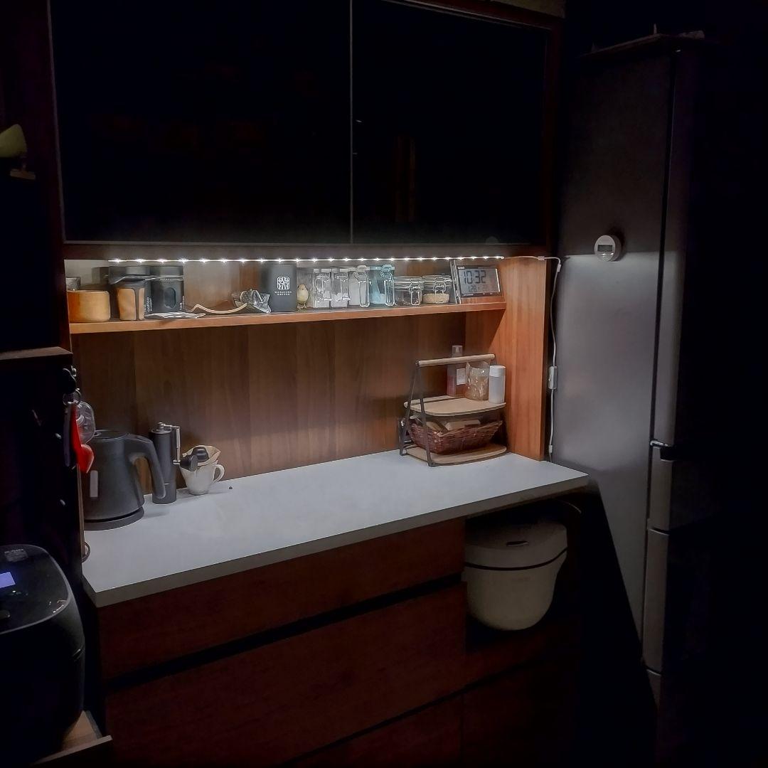 木製食器棚 ガラス扉付き