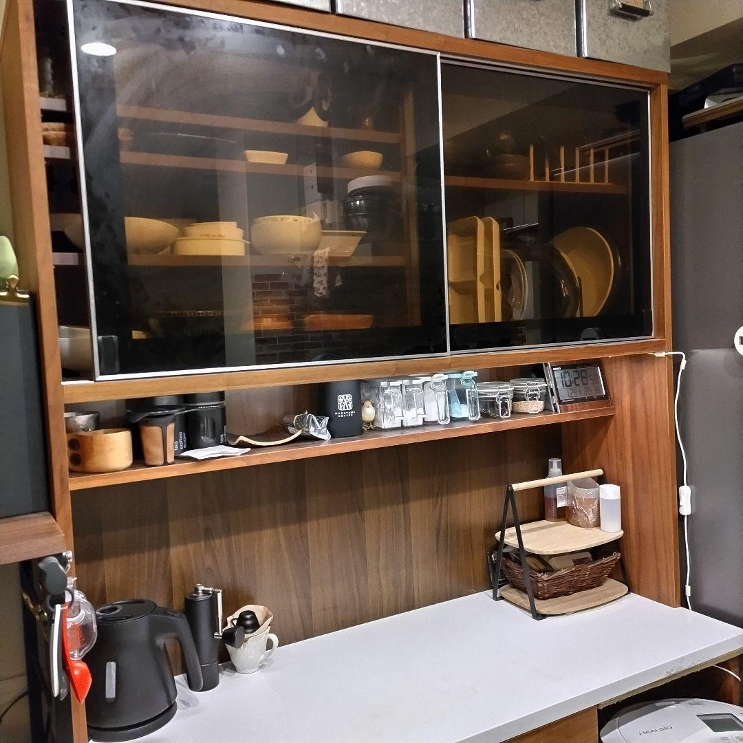 木製食器棚 ガラス扉付き