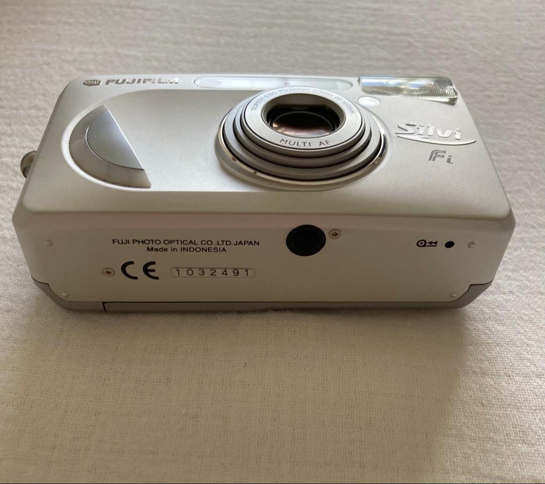 FUJIFILM 富士フイルム コンパクトカメラ Silvi Fiシルヴィ Fi