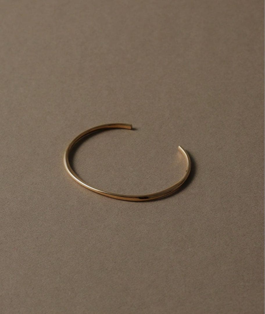 ✳︎✴︎Lilas 2.5パイプC型バングル K10✴︎✳︎美品