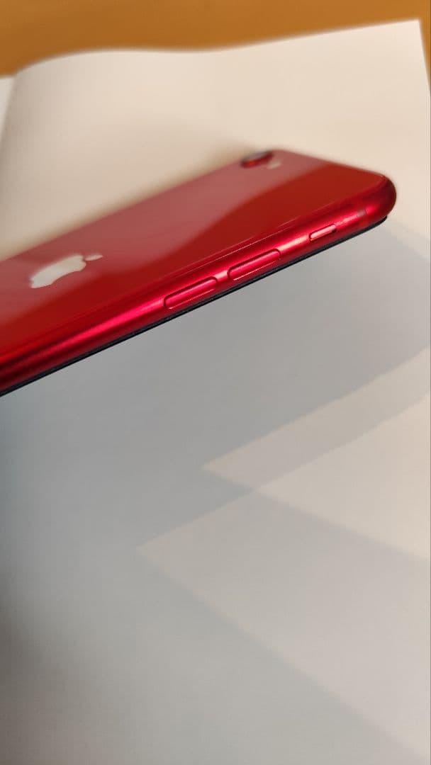 iPhone se 第2世代　レッド64GB