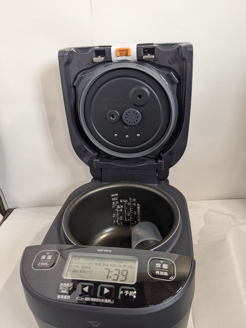 未使用　象印マホービン 炊飯器 5.5合 スレートブラック NW-YR10-BZ