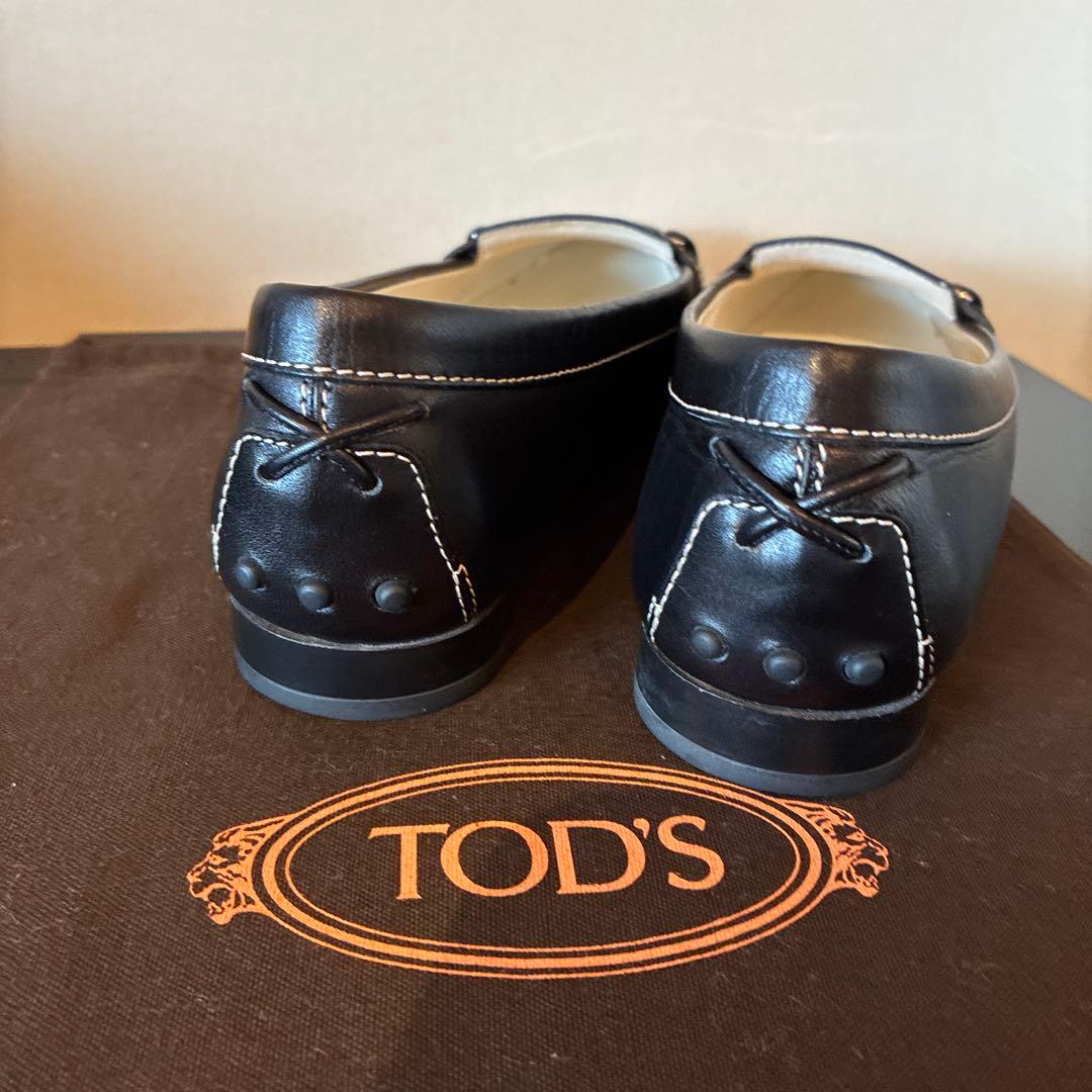 TOD'S ブラック ローファー