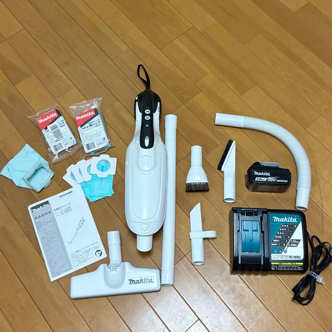 し*も様 マキタ　充電式クリーナー　CL182FDRFW　コードレスクリーナー