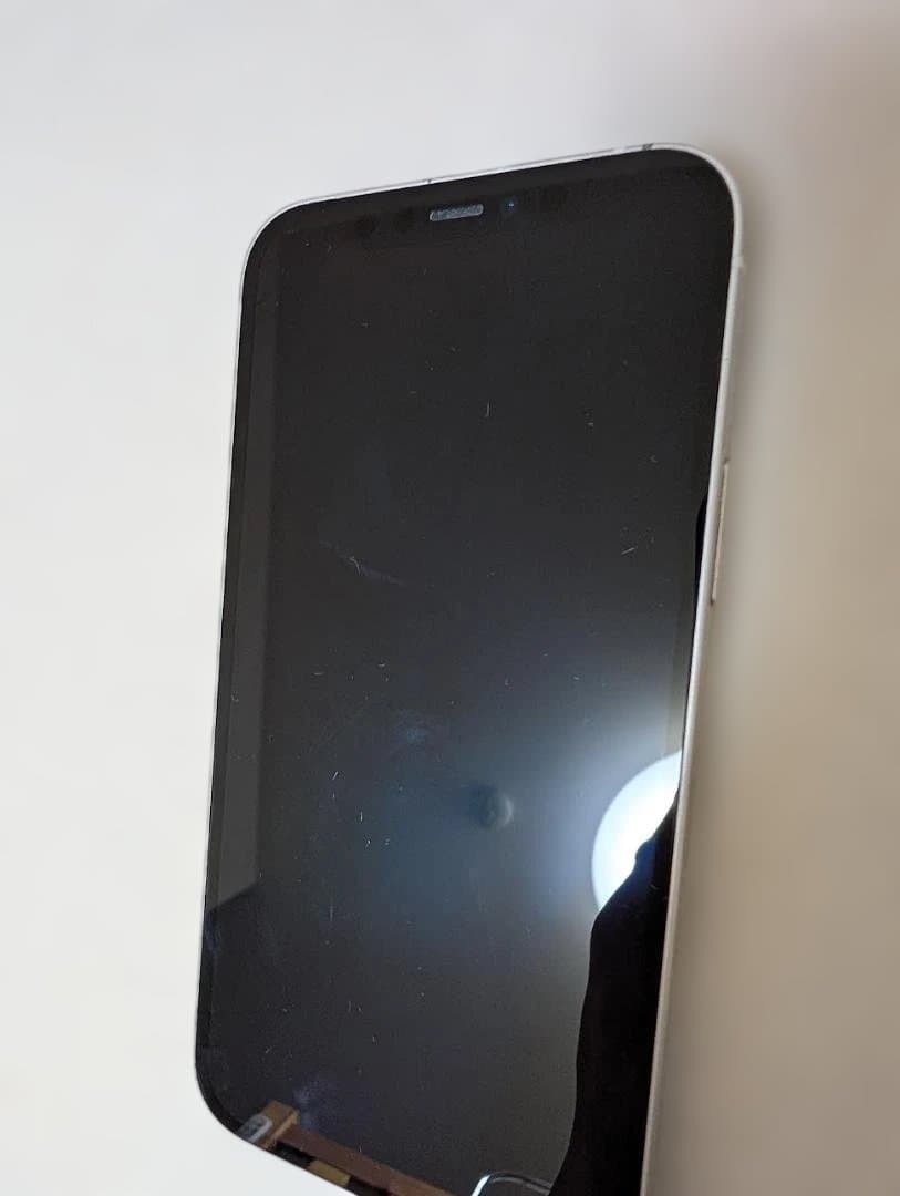 Apple iPhone 12 64GB ホワイト バッテリー100%