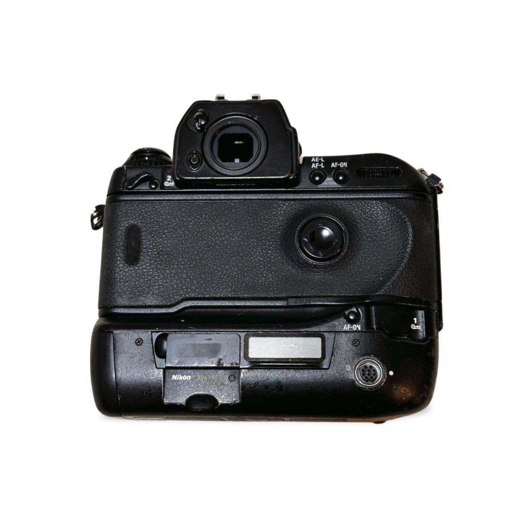 Nikon F5 ボディ シャッター確認済 キャップ付