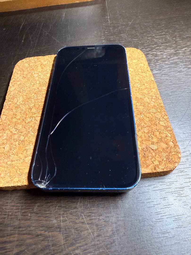 iPhone12 128GB 画面割れ 有線充電不可 カメラ曇りあり