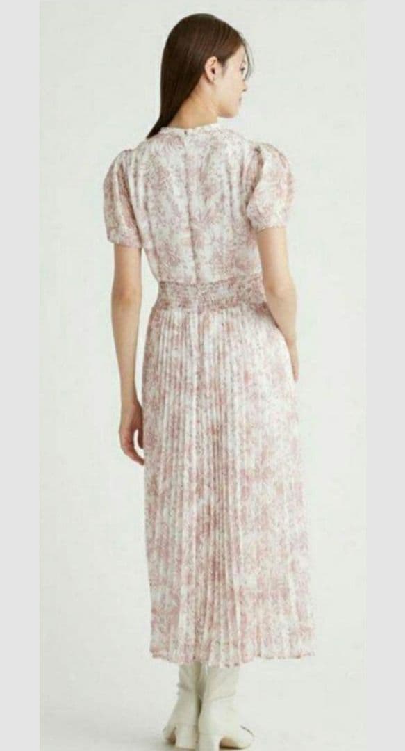 【新品未使用】セルフォード フラワープリントワンピース