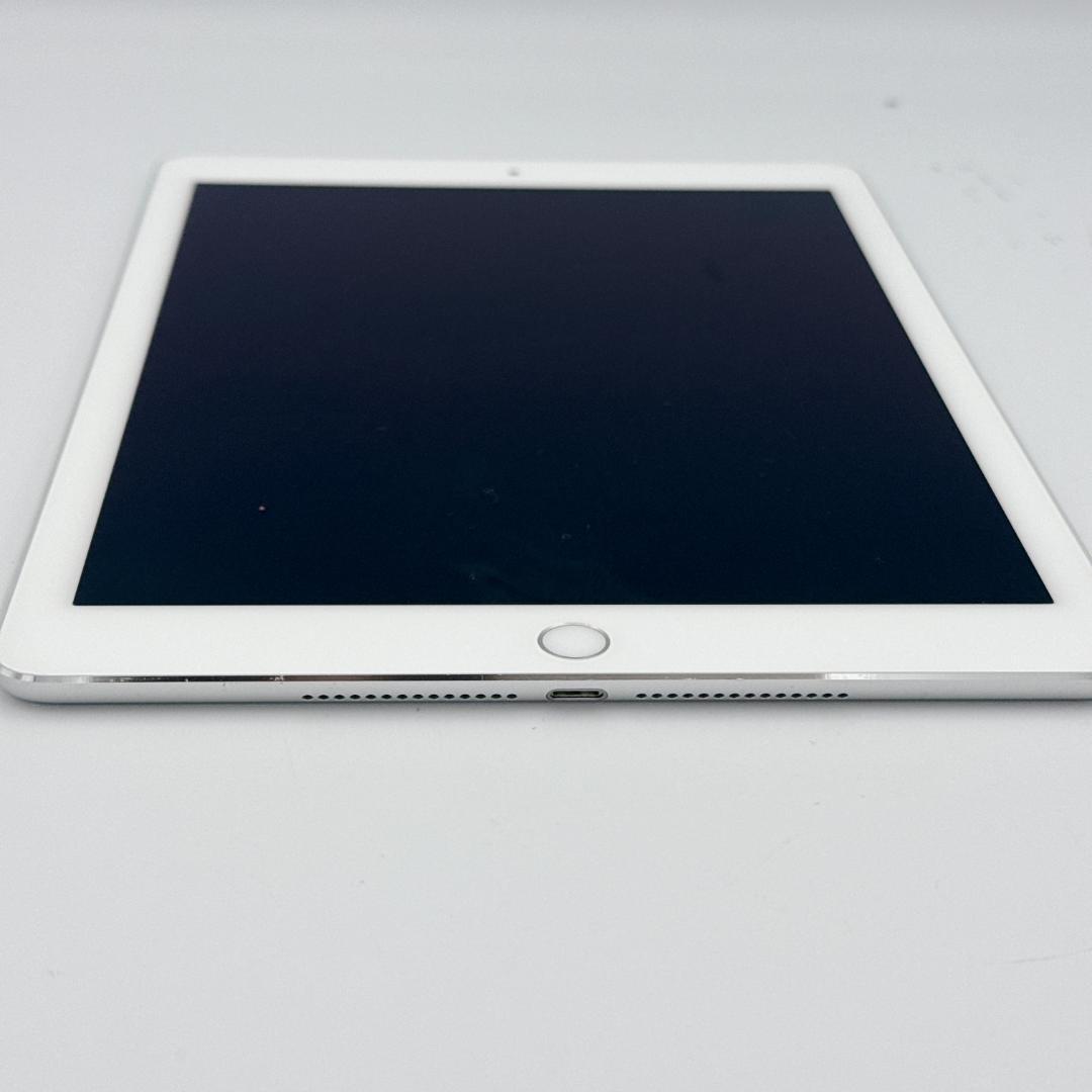 【未使用級】iPad Air 2 16GB Wi-Fiモデル MGLW2J/A