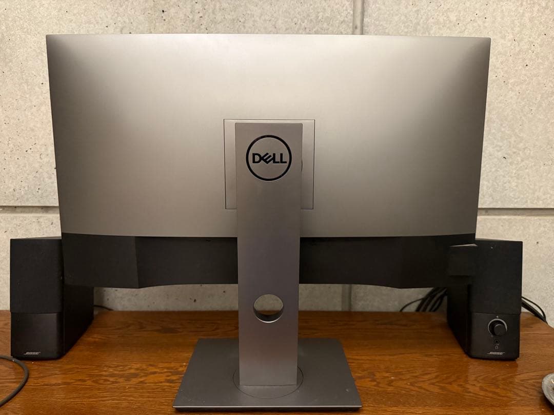Dell U2720QM 27インチ　4Kモニター