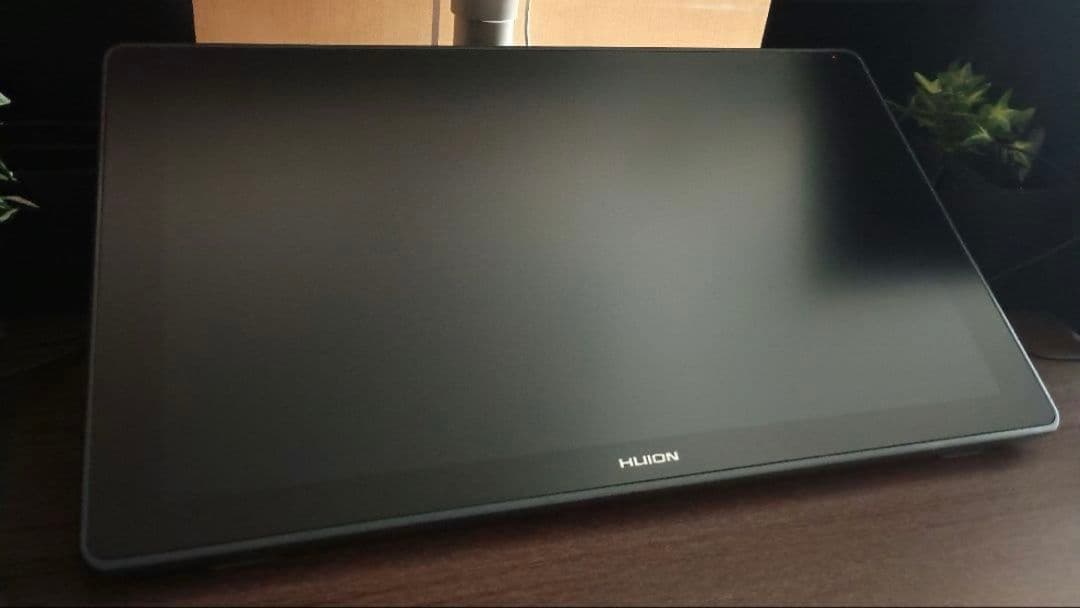 HUION 液晶ペンタブレット