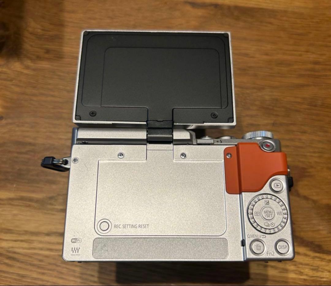 【レンズ1つ新品】LUMIX DC-GF10W ダブルレンズキット　オレンジ