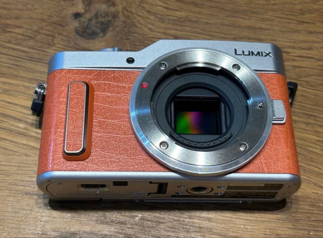 【レンズ1つ新品】LUMIX DC-GF10W ダブルレンズキット　オレンジ