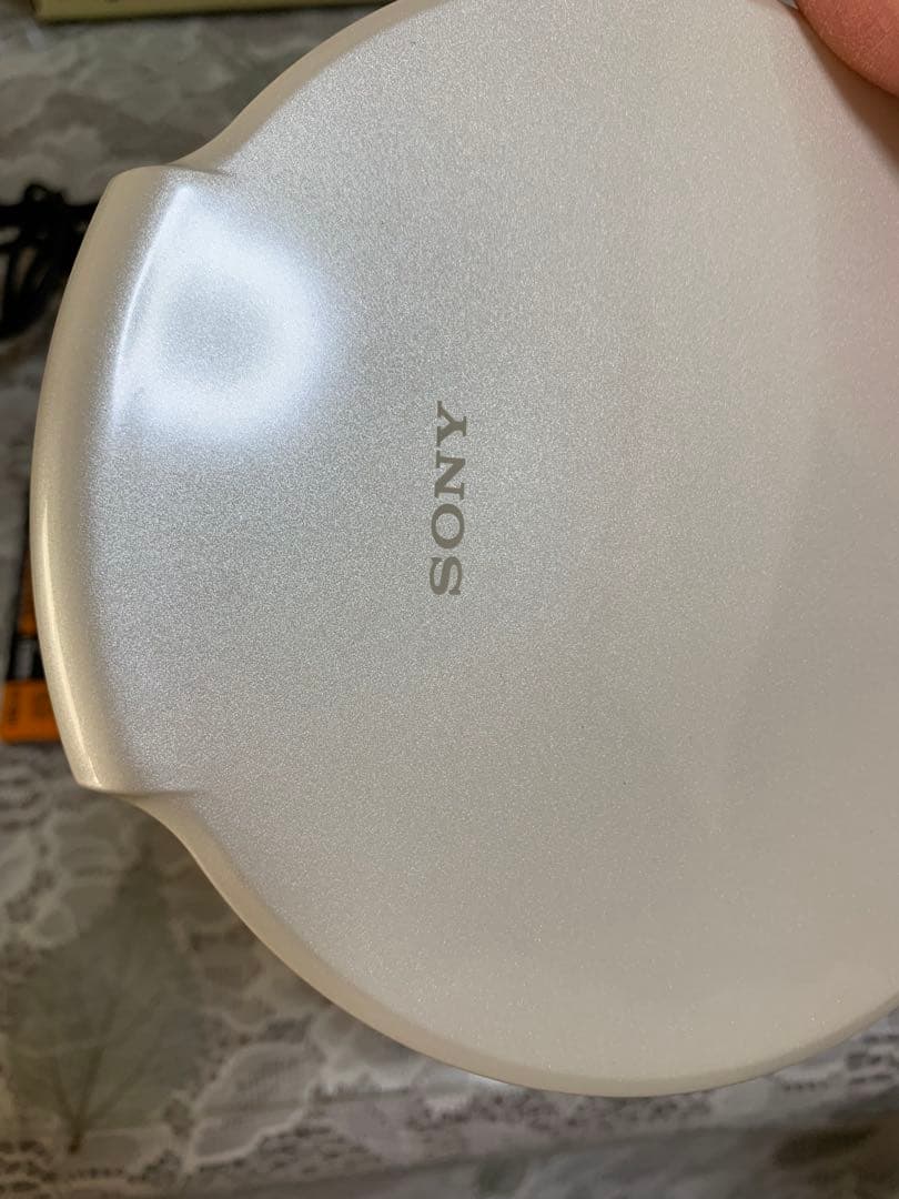 SONY CD WALKMAN D-NE20 ホワイト（動作未確認）