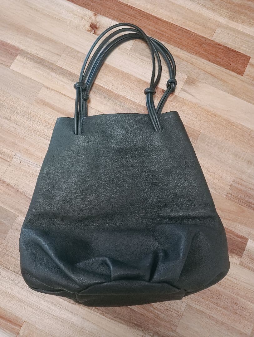 CLASKA ブラックレザーバッグ Sac de lacet