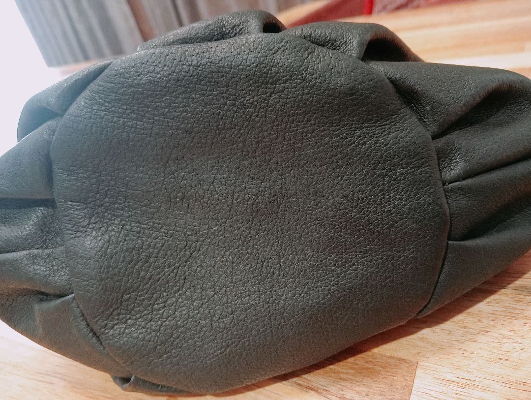 CLASKA ブラックレザーバッグ Sac de lacet