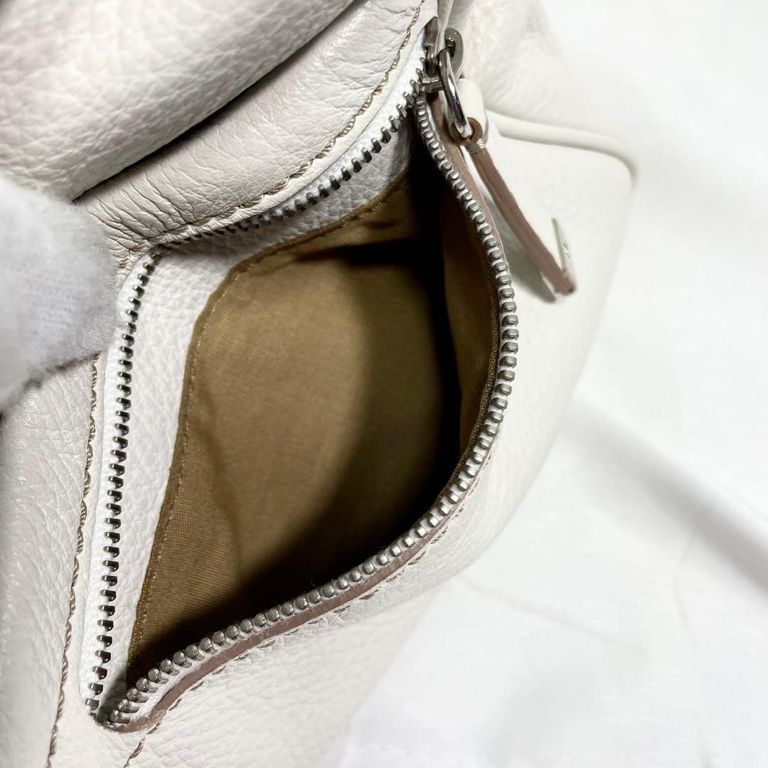 トッズ アクセサリーポーチ レザー ロゴ 型押し 多機能 大容量 手さげ 白