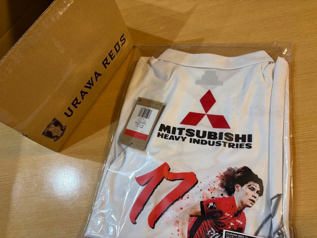 浦和レッズ　プレーヤーズアートユニフォーム直筆サイン入り　小森飛絢