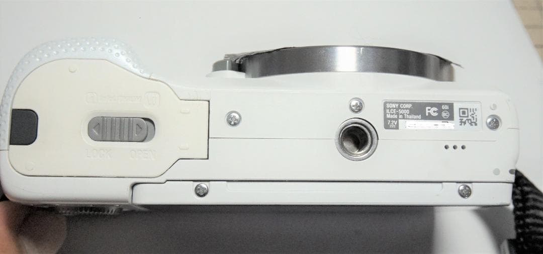 あ*ん様 ソニーSONY α5000 ボディ ホワイト 訳ありジャンク　ILCE
