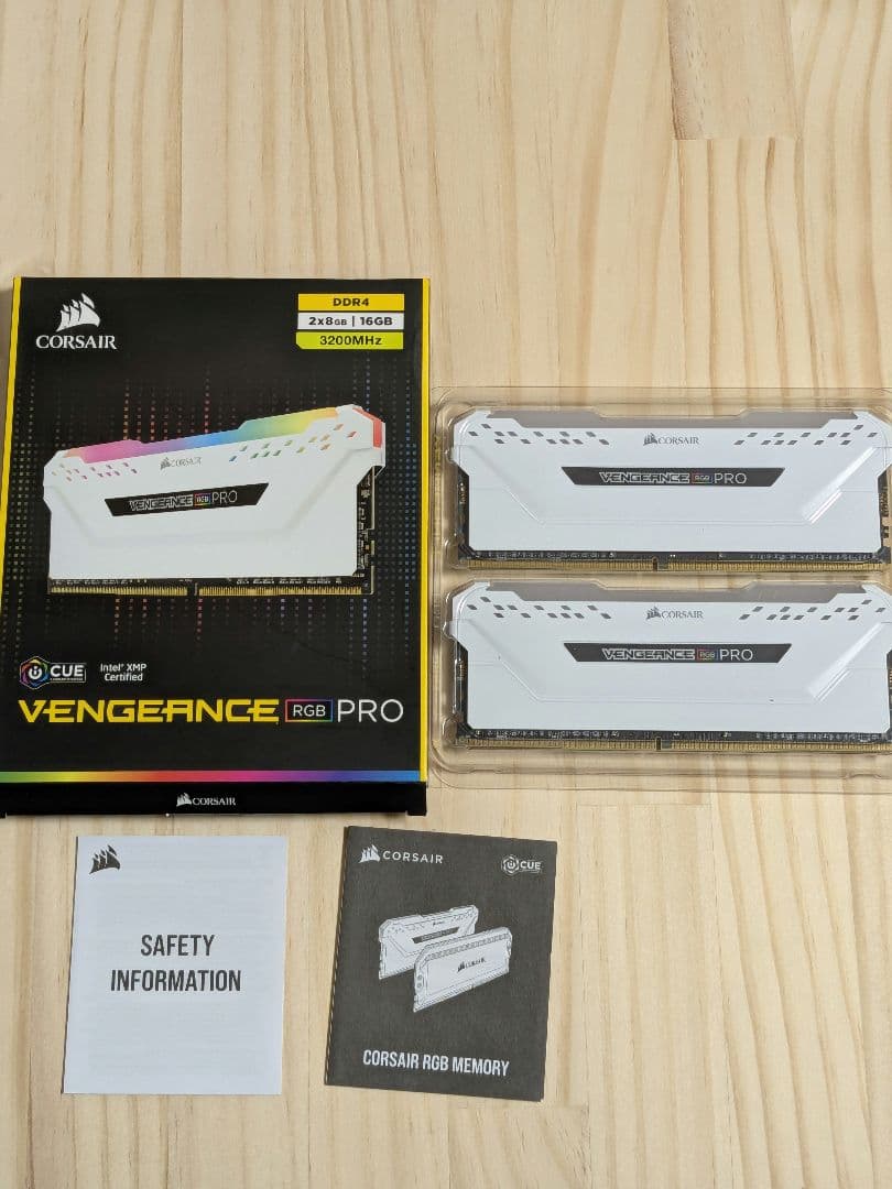 コルセア VENGEANCE RGB PRO DDR4メモリ 8GB×2