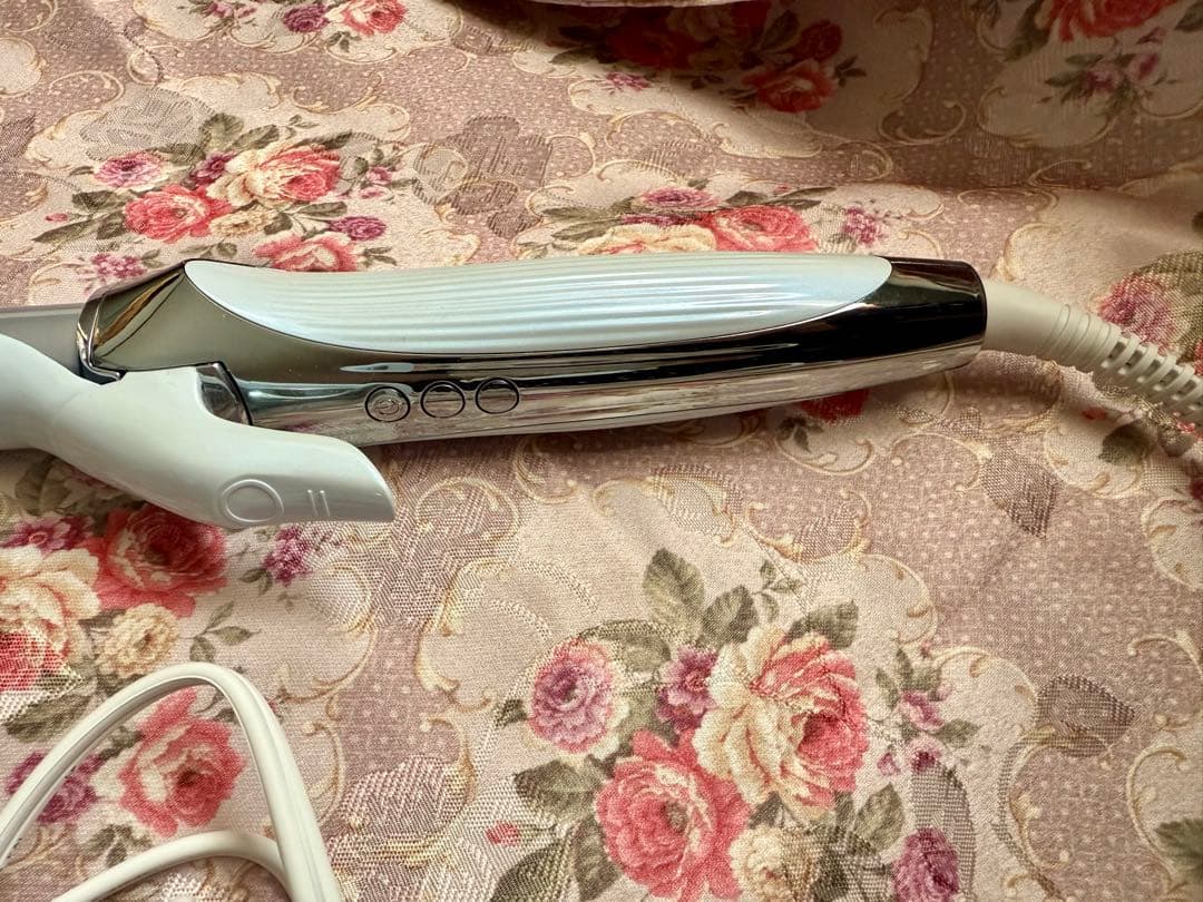 【美品】リファカールアイロン プロ26mmホワイト2024年製