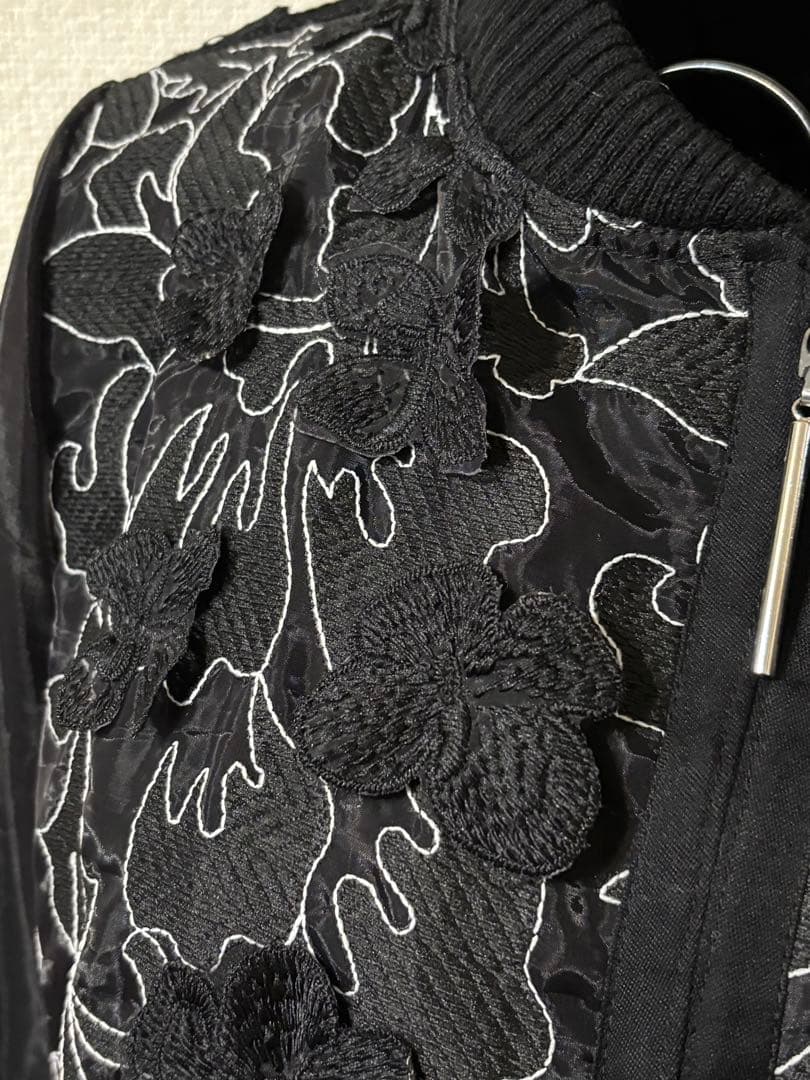 PRIDE 黒 花柄モチーフ&刺繍 ジップアップジャケット　サイズ38