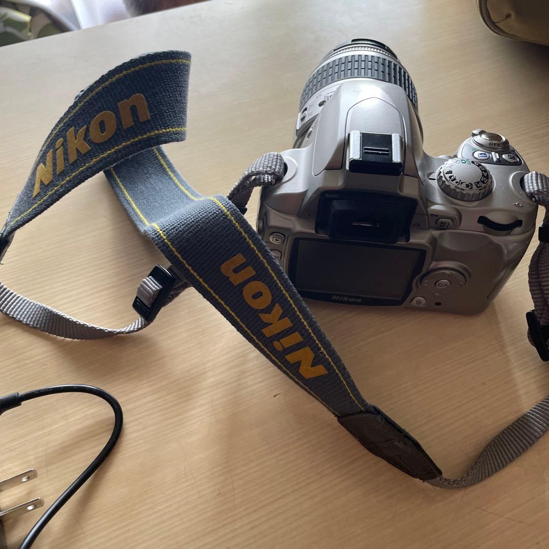 【最終値下！】Nikon D40 ダブルズームレンズ　シルバー