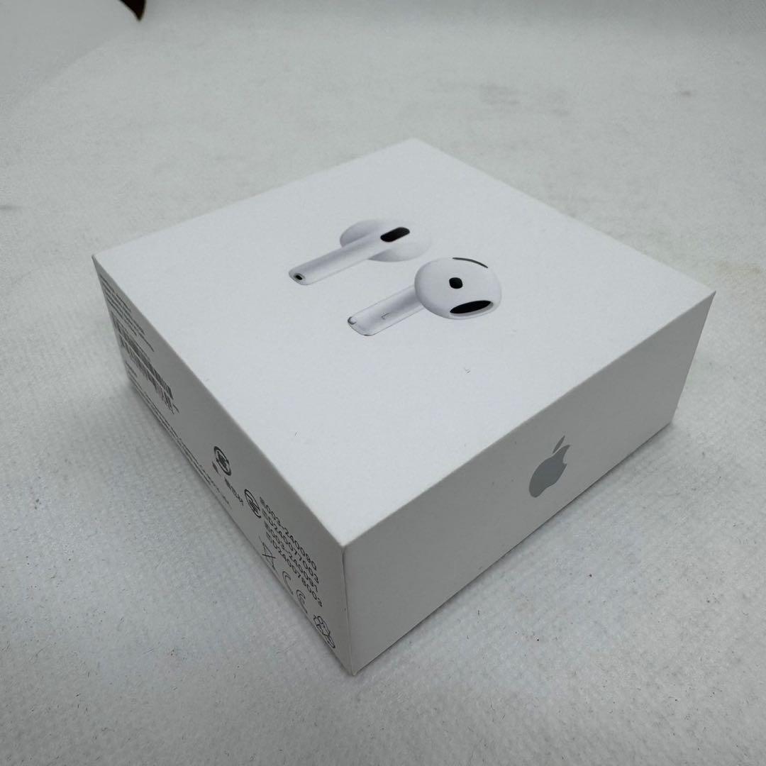 ^*^様 【新品】【未使用】AirPods 4 本体
