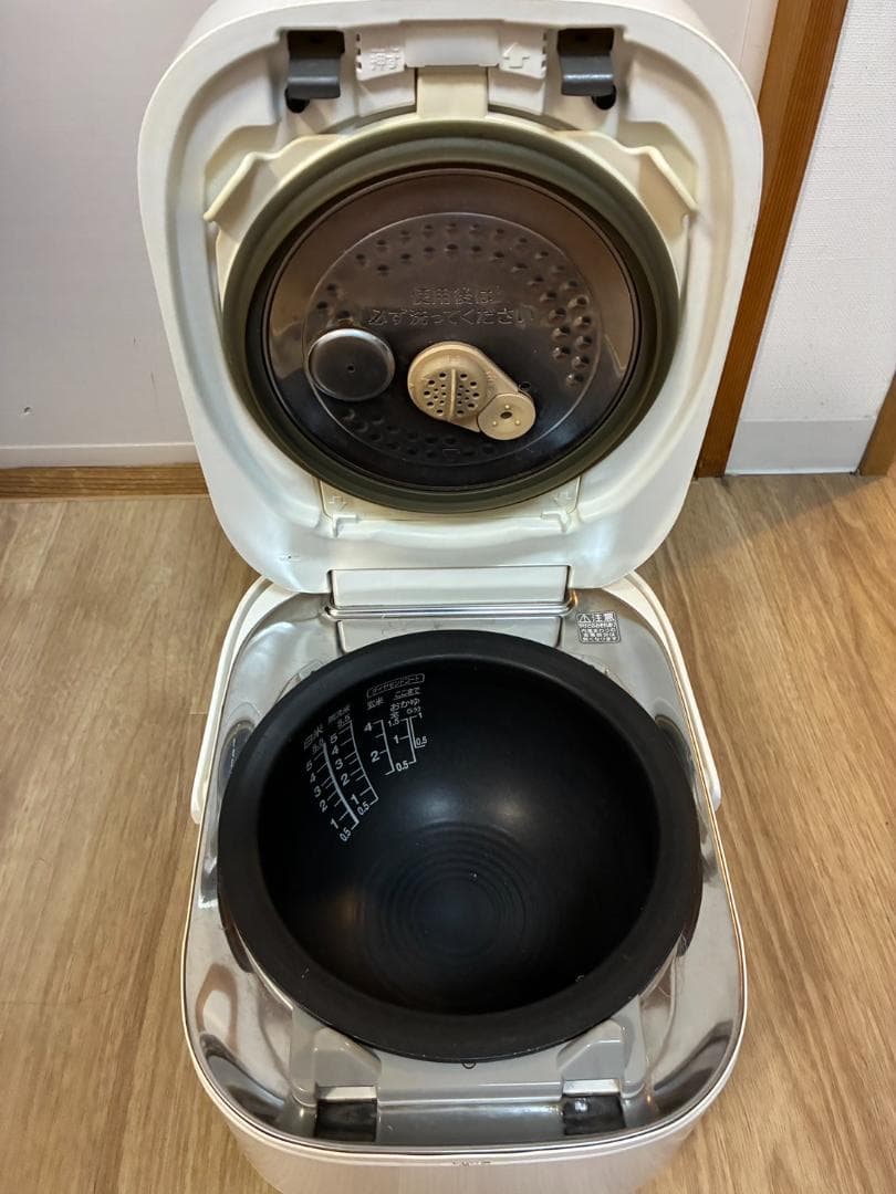 TOSHIBA 東芝　RC-10VXH　真空圧力IH　本丸釜炊飯器