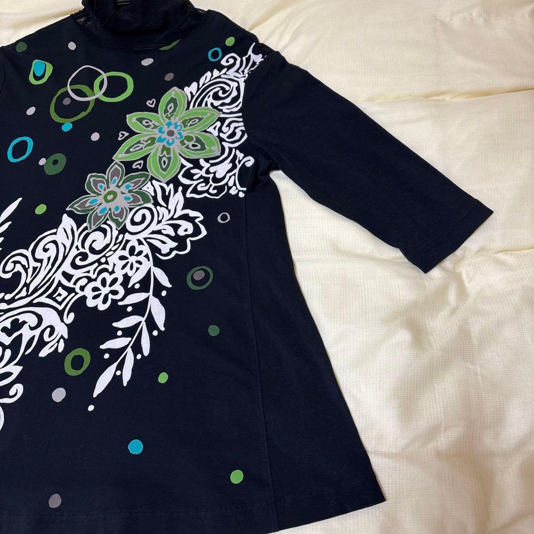 『美品』⭐️トクコプルミエヴォル⭐️黒地にシースルーハイネック素敵な花柄チュニック❣️