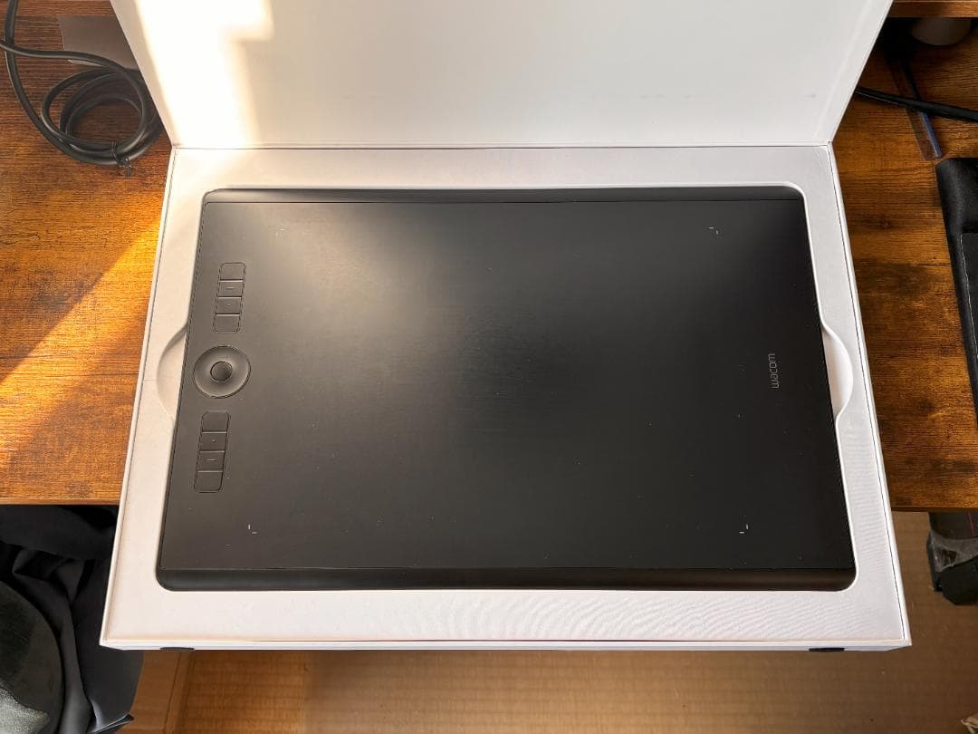 Wacom Intuos Pro L ペンタブレット 本体 PTH-860