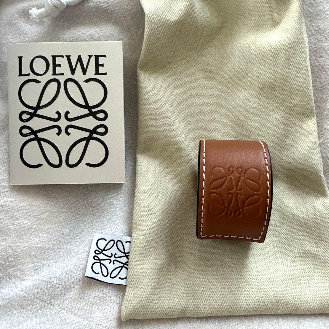 LOEWE レザーバングル　ブレスレット　タン　ブラウン