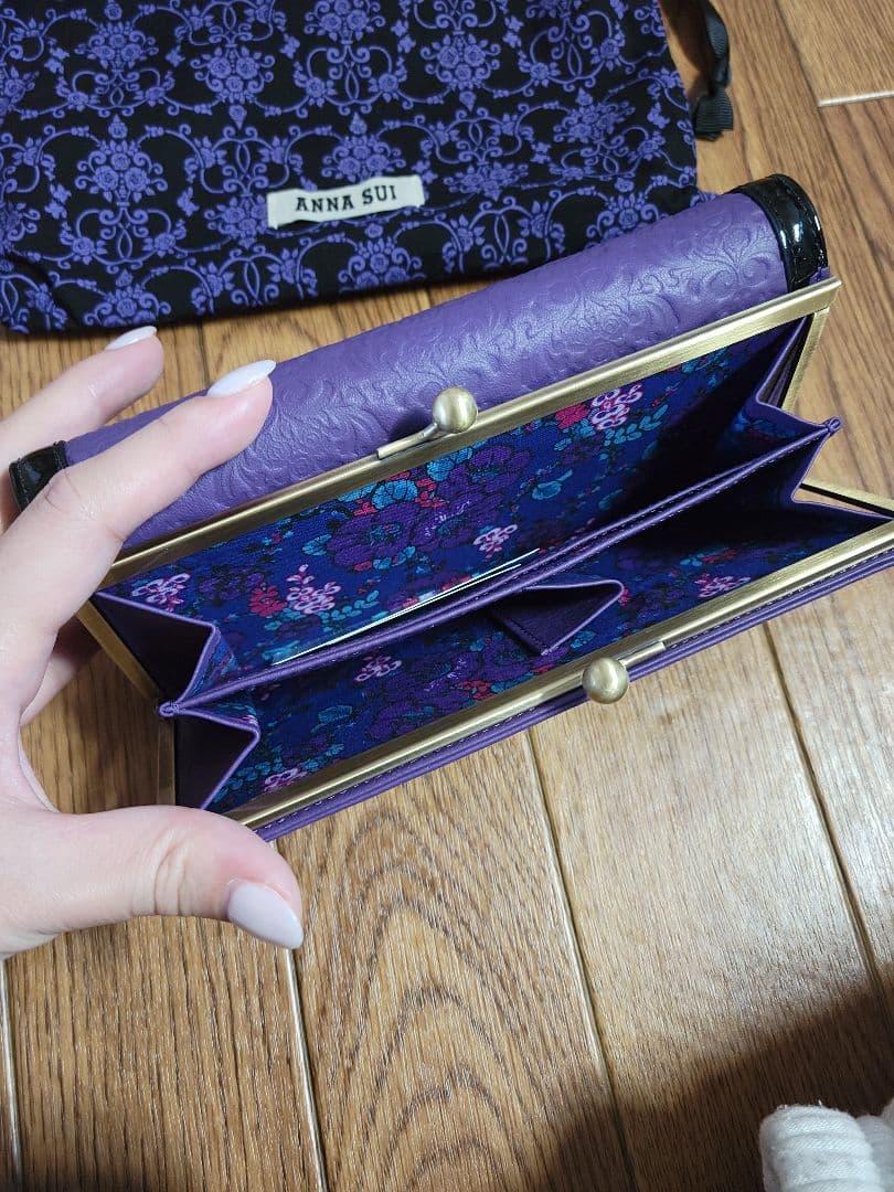 【新品】ANNA SUI セルパン 口金長財布 エンボス加工 紫色 長財布