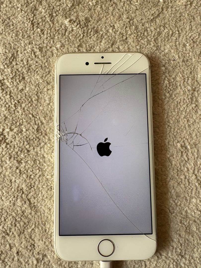 iPhone 8 ホワイト ジャンク品