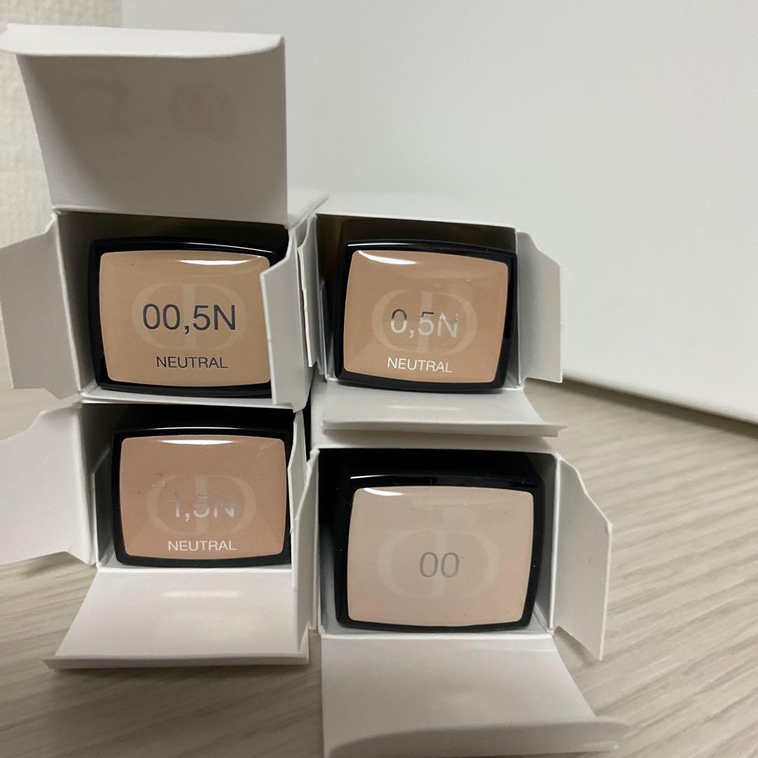 2点、コンシーラー0.5N、1CR