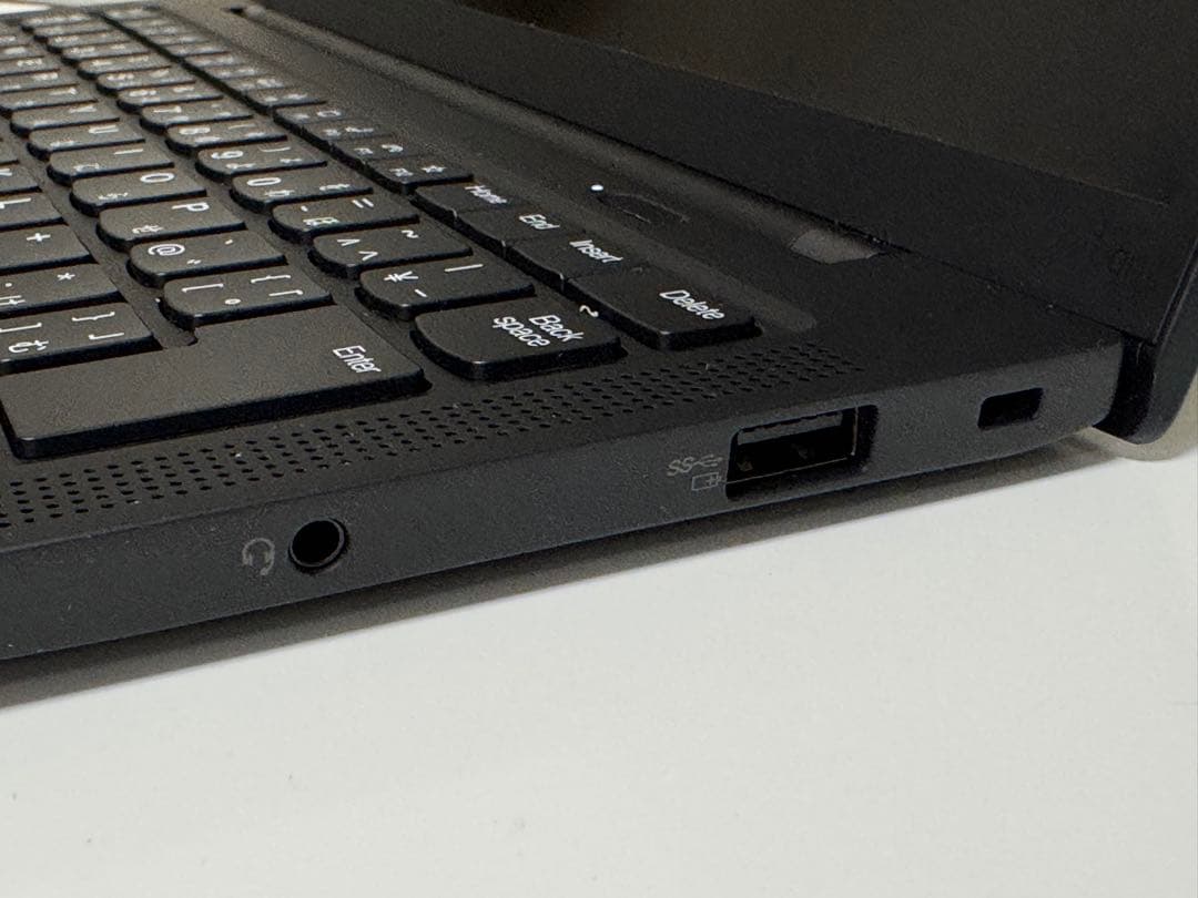 ThinkPad X1 Carbon Gen 10 ストレージ256GB