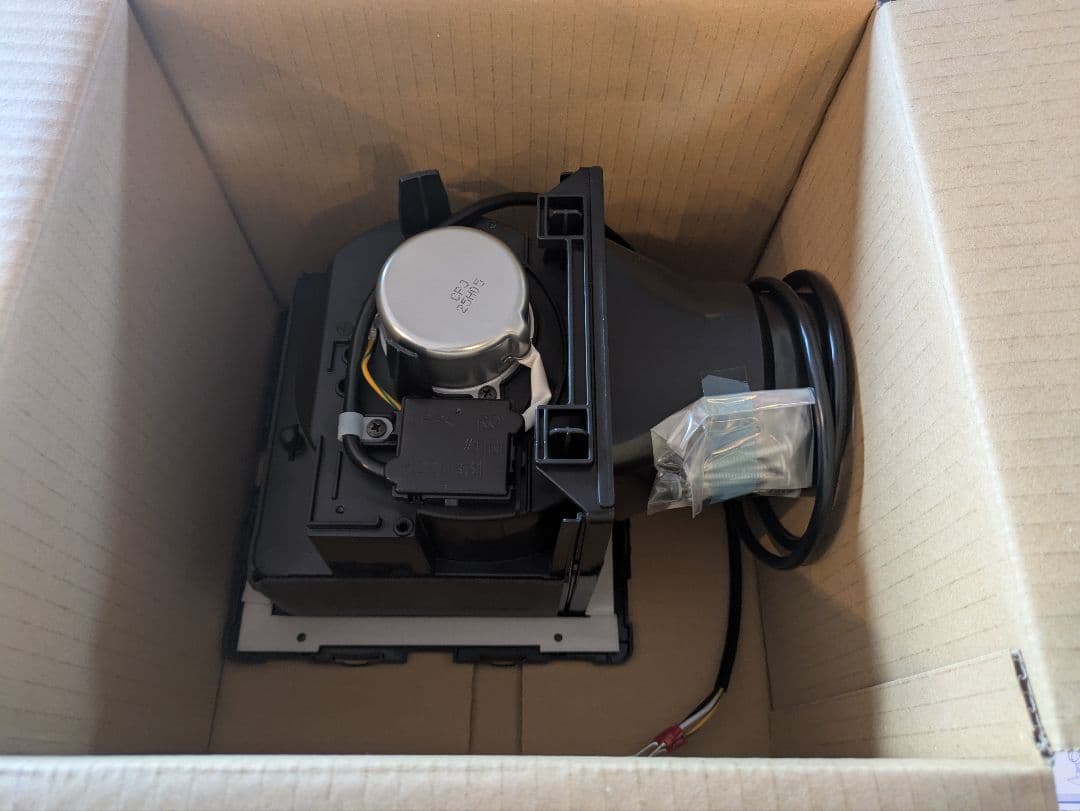 新品未使用　TOTO （三菱）ダクト用換気扇 EKi00006