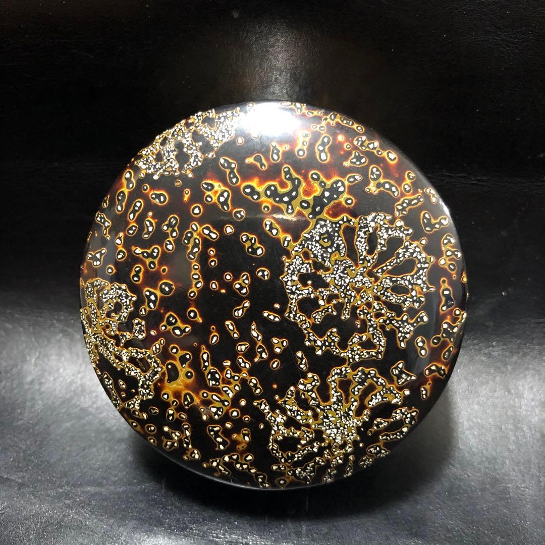 究極の美◼️蔵から夜空一面に美しい花火のような見事な漆塗りの香壺？入れ物が出て来た