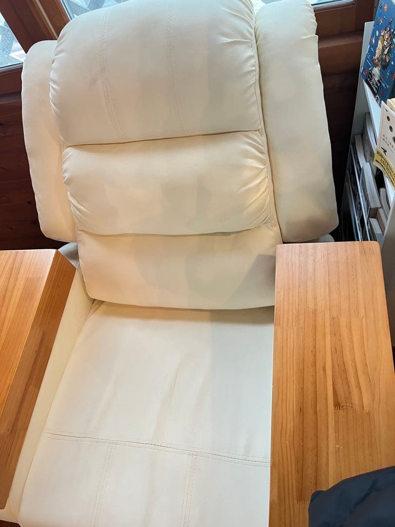 ネイル　施術　ハンド　フット　ソファ　リクライニング　収納可能　フットレスト付