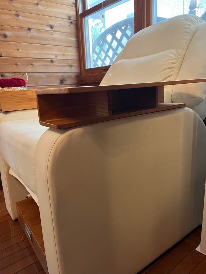 ネイル　施術　ハンド　フット　ソファ　リクライニング　収納可能　フットレスト付