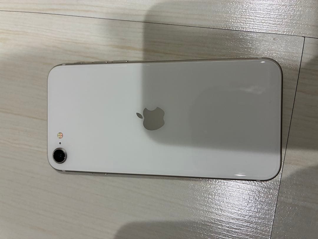 超美品　Apple iPhone se3 第3世代 256gb ホワイト　本体