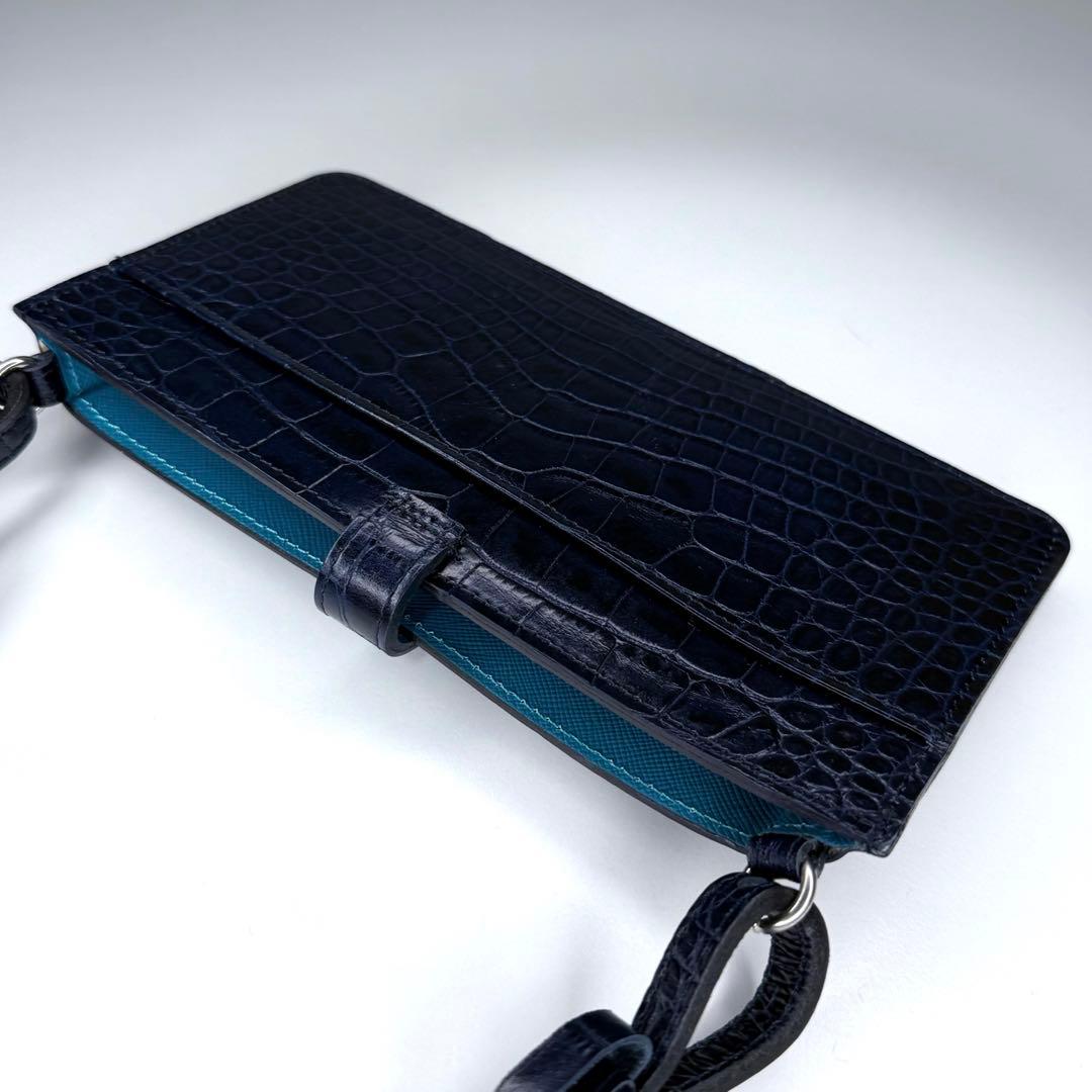 【極美品】 ADMJ 牛革クロコダイル型押し スマホポシェット