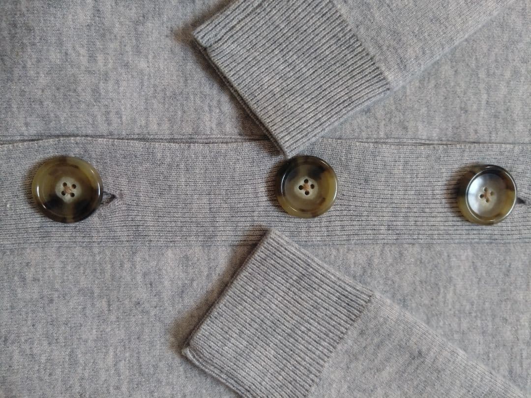 即購入OKです。 MADISONBLUE グレー Vネック カーディガン