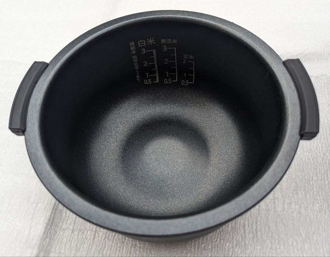 2024年製☆SHARP 3合炊き 炊飯器