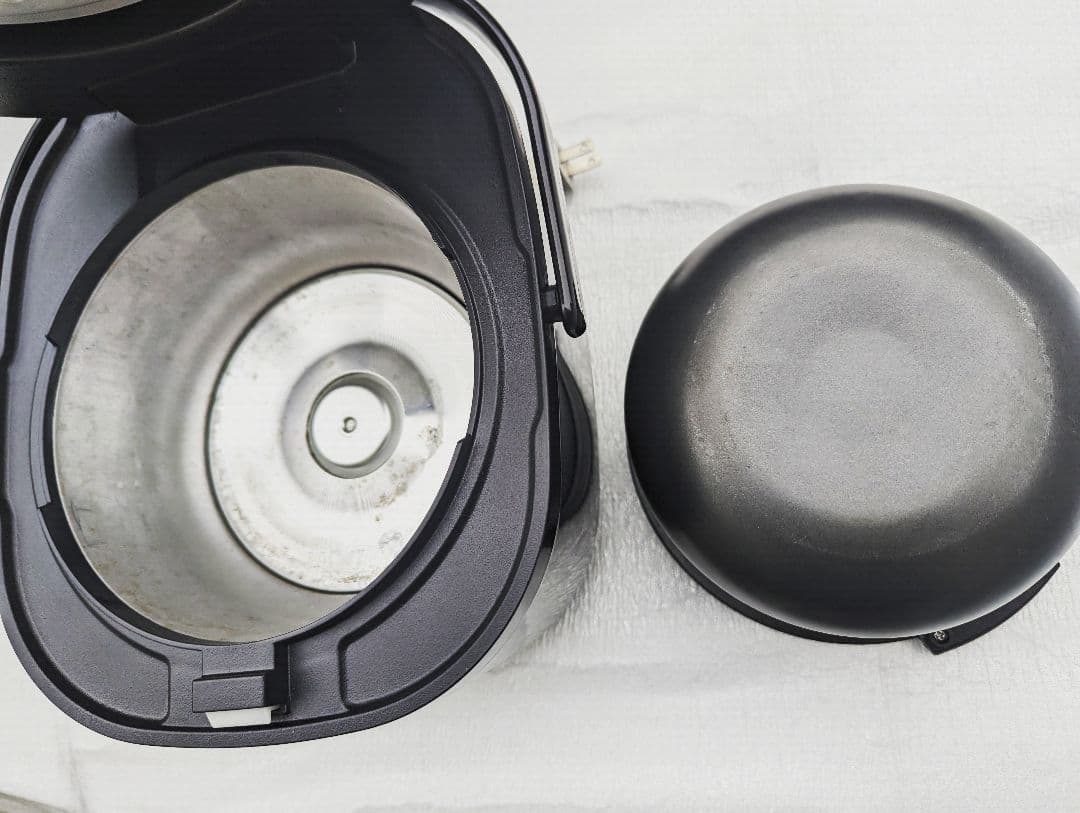 2024年製☆SHARP 3合炊き 炊飯器