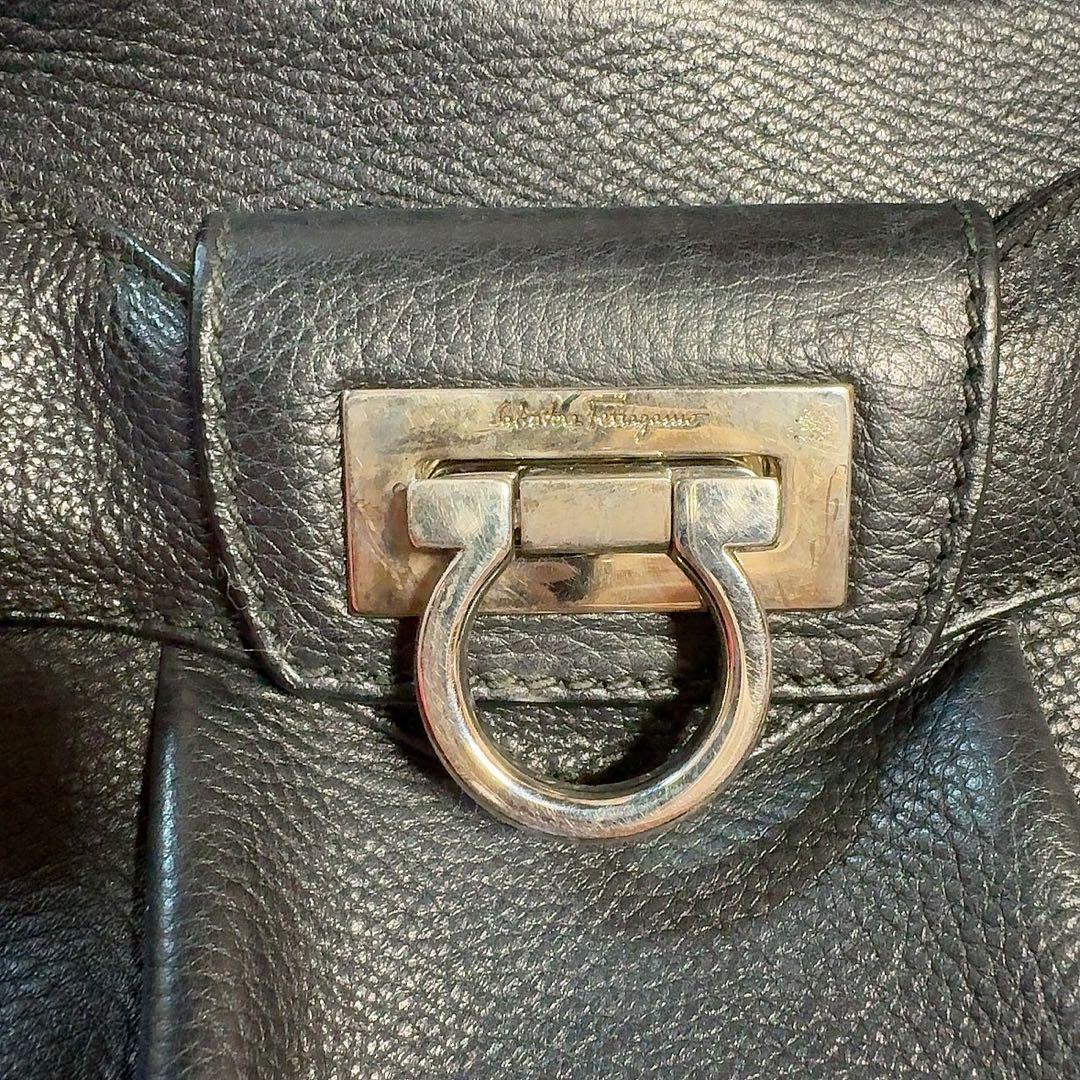 お値下げしました❣️ フェラガモ ハンドバッグ 黒 ガンチーニ