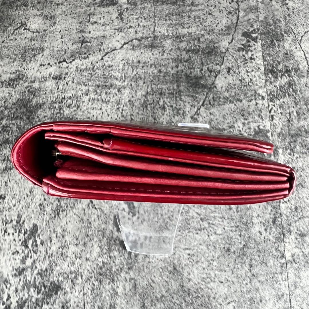 BURBERRY パテントレザー 型押し 二つ折り長財布 レッド