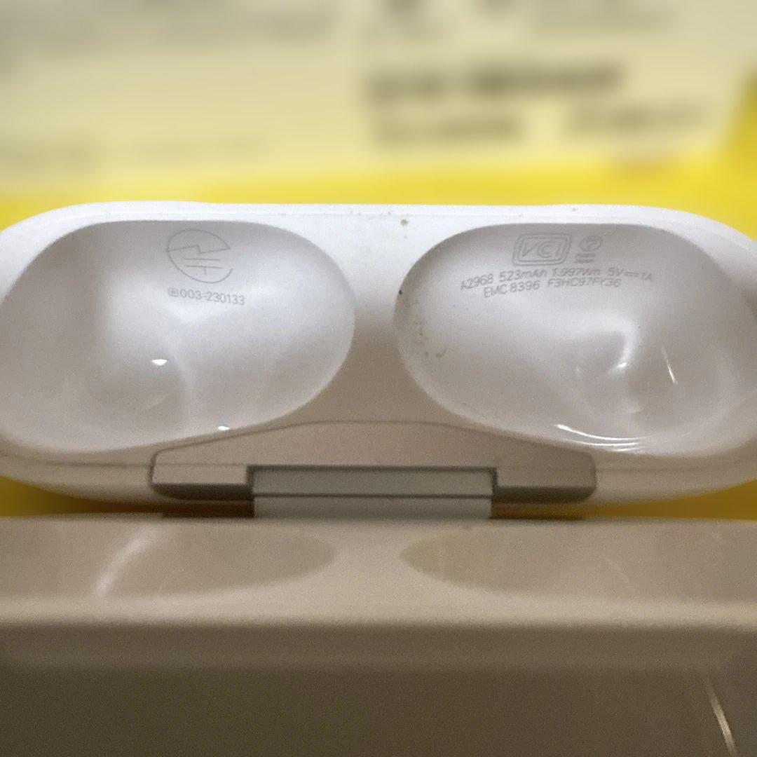 AirPods Pro 第2世代 MagSafeと社外品のケースとインナーピース