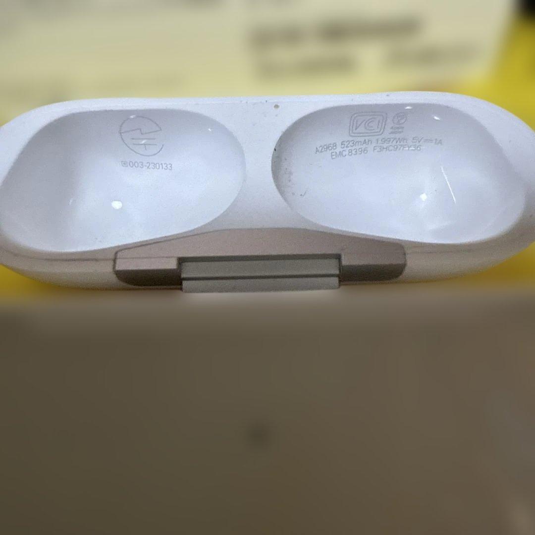 AirPods Pro 第2世代 MagSafeと社外品のケースとインナーピース